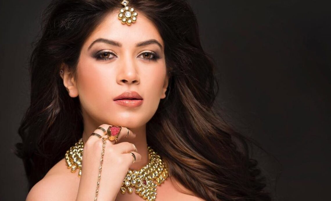 Bandgi Kalra Indian model Wiki ,Bio, Profile, Unknown Facts and Family Details revealed